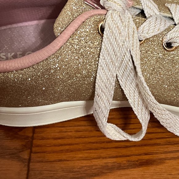 Adorable sparkly gold Skechers , hardly worn - Picture 14 of 14